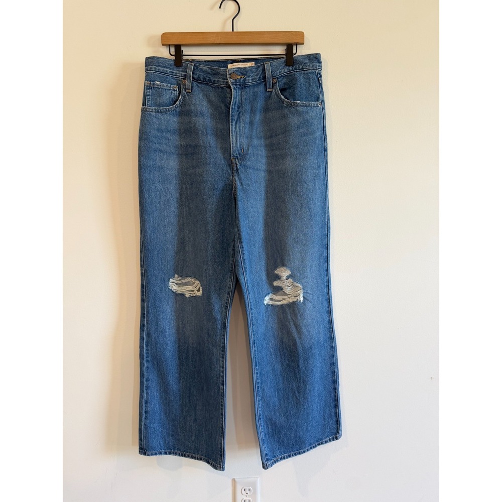 Levis Jeans High Waisted Straight Womens 32x28 Light Wash Cotton Baggy